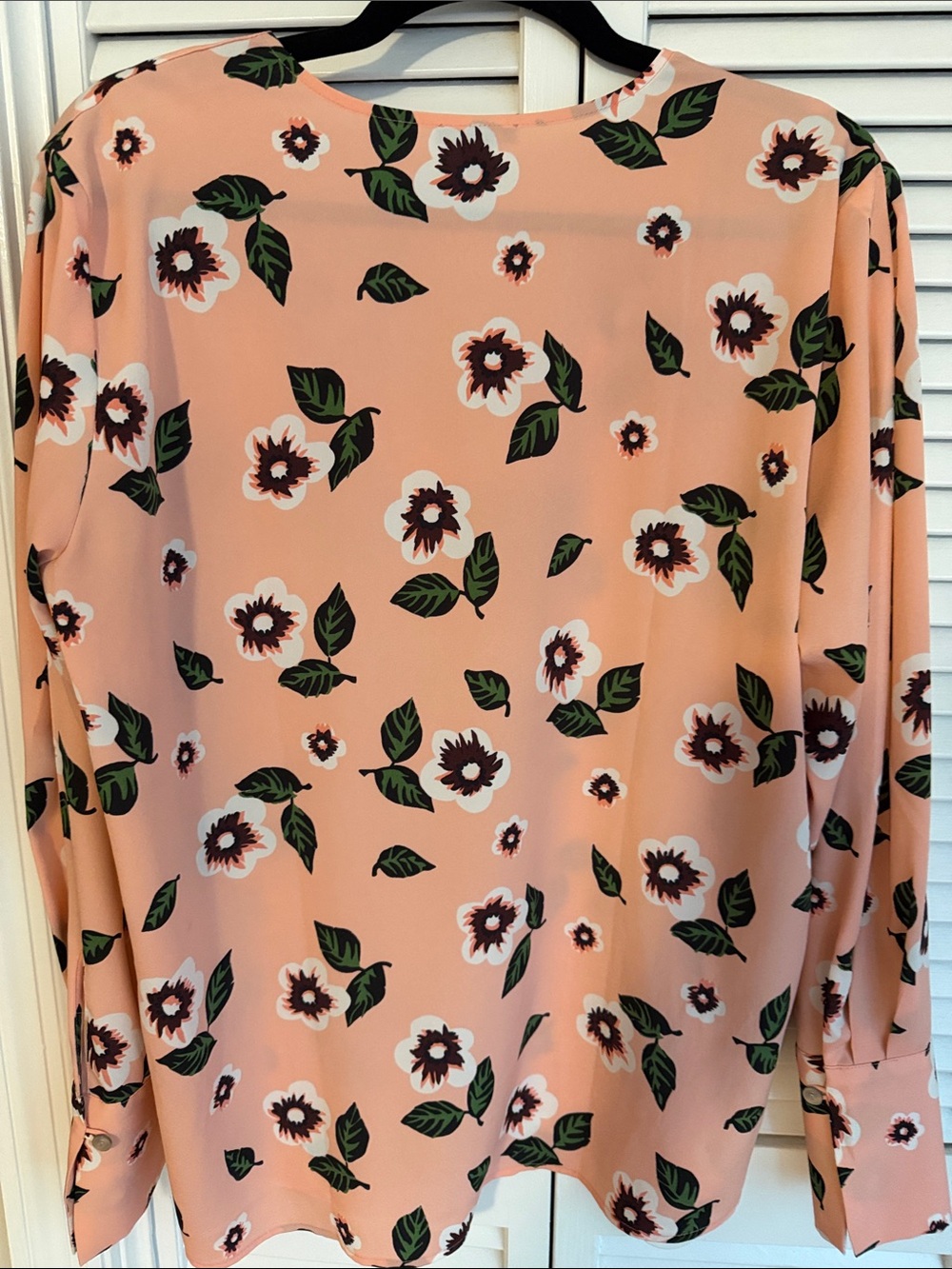 Ann Taylor Peach Floral V-Neck Blouse - Women's Top Size Medium - Picture 5 of 5
